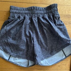 NWOT lululemon track that mid-rise lined shorts